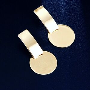 NEW Trendy Asymmetrical Earring GOLD